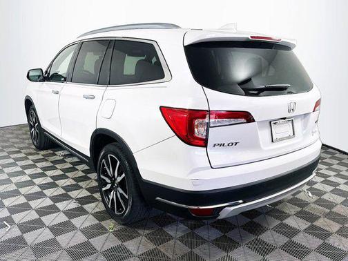 2022 Honda Pilot Touring 8-Passenger