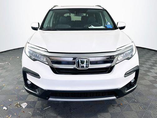 2022 Honda Pilot Touring 8-Passenger