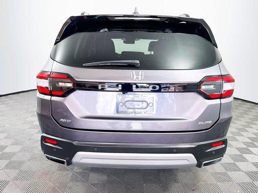 2023 Honda Pilot AWD Elite