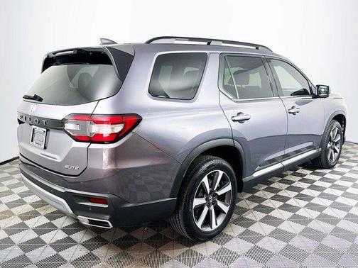 2023 Honda Pilot AWD Elite