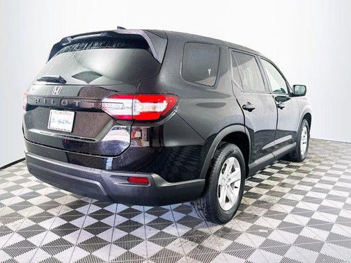 2023 Honda Pilot 2WD LX