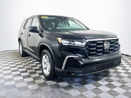 2023 Honda Pilot 2WD LX