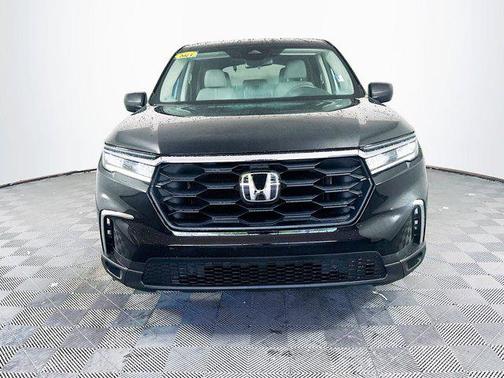 2023 Honda Pilot 2WD LX
