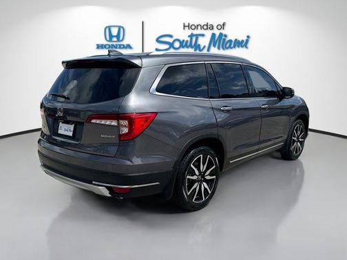 2022 Honda Pilot Touring 8-Passenger
