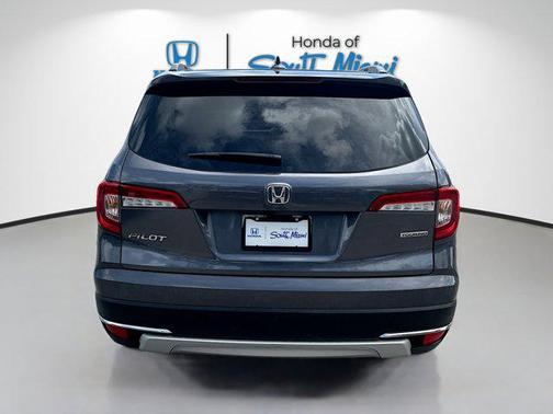 2022 Honda Pilot Touring 8-Passenger