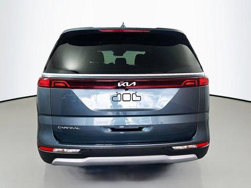 2023 Kia Carnival EX