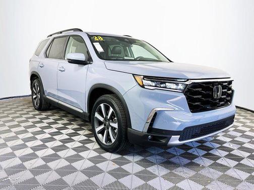 2023 Honda Pilot Touring 8-Passenger