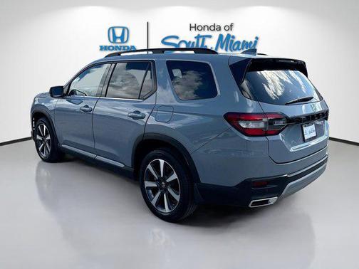 2023 Honda Pilot Touring 8-Passenger