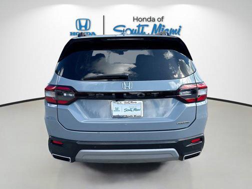 2023 Honda Pilot Touring 8-Passenger