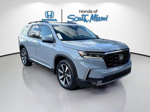 2023 Honda Pilot Touring 8-Passenger