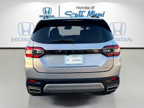 2023 Honda Pilot Touring 8-Passenger