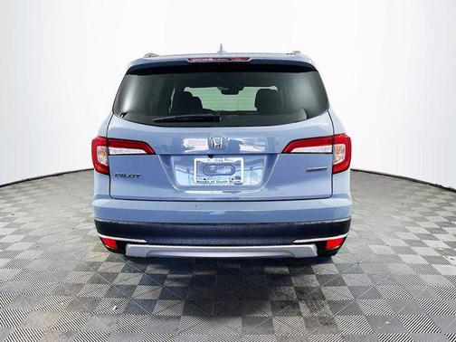 2022 Honda Pilot Touring 8-Passenger