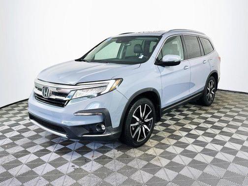 2022 Honda Pilot Touring 8-Passenger