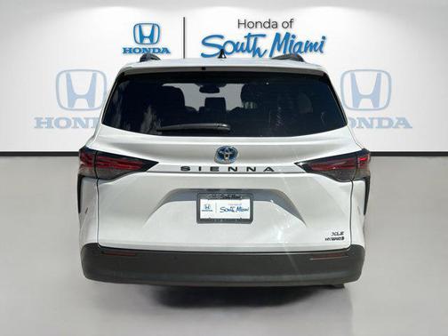 2022 Toyota Sienna XLE
