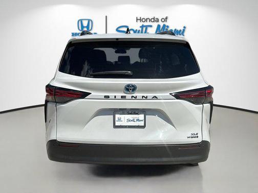 2022 Toyota Sienna XLE