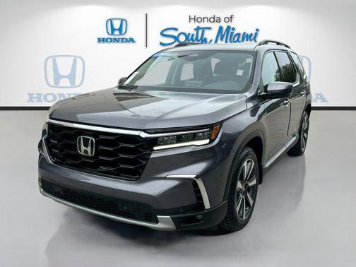 2023 Honda Pilot Touring 8-Passenger