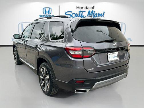 2023 Honda Pilot Touring 8-Passenger
