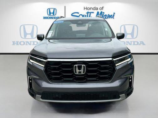 2023 Honda Pilot Touring 8-Passenger