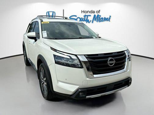2022 Nissan Pathfinder Platinum 2WD