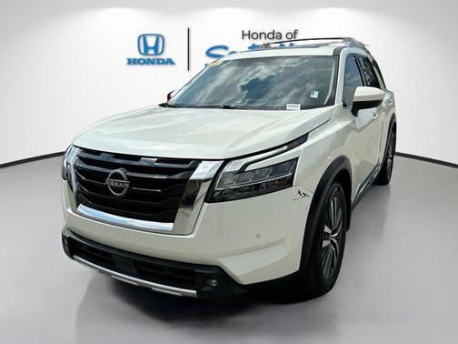 2022 Nissan Pathfinder Platinum 2WD
