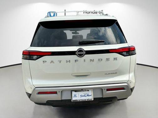 2022 Nissan Pathfinder Platinum 2WD