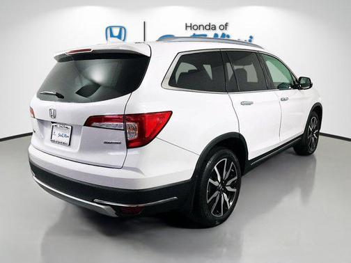 2022 Honda Pilot Touring 8-Passenger