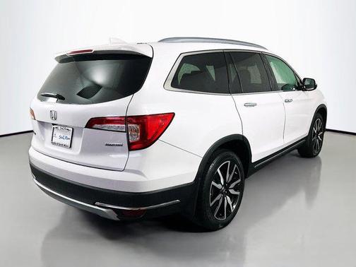 2022 Honda Pilot Touring 8-Passenger