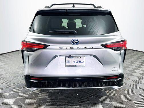 2022 Toyota Sienna XSE 7 Passenger