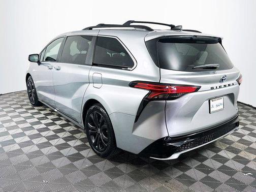2022 Toyota Sienna XSE 7 Passenger