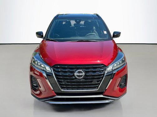 2022 Nissan Kicks SR