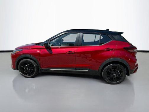 2022 Nissan Kicks SR