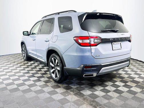 2025 Honda Pilot Touring 8-Passenger
