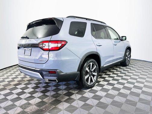 2025 Honda Pilot Touring 8-Passenger