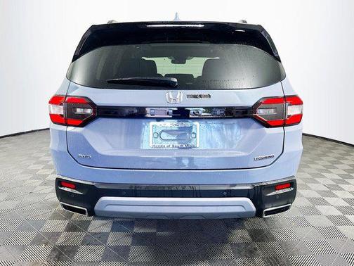 2025 Honda Pilot Touring 8-Passenger