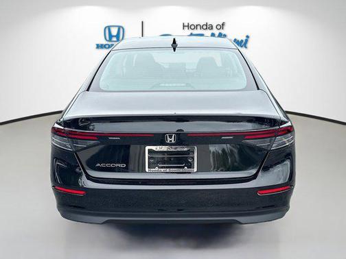 2025 Honda Accord LX 1.5T