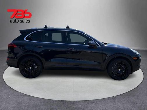 Moonlight Blue Metallic 2016 Porsche Cayenne Cayenne
