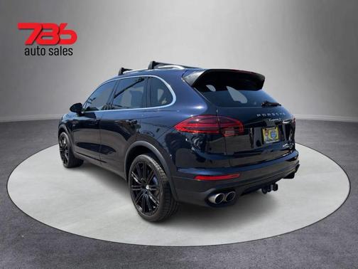 Moonlight Blue Metallic 2016 Porsche Cayenne Cayenne