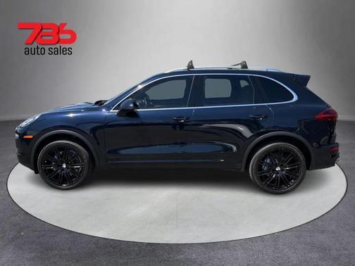 Moonlight Blue Metallic 2016 Porsche Cayenne Cayenne