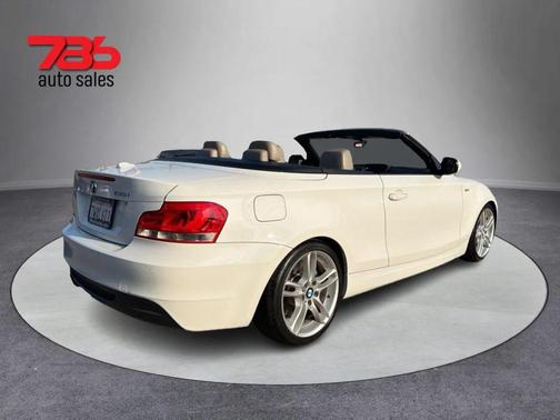 2013 BMW 135 135i Convertible 2D