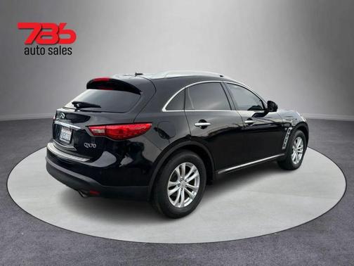 2015 INFINITI QX70 Base