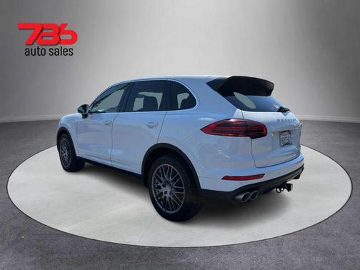 Carrara White Metallic 2015 Porsche Cayenne Cayenne
