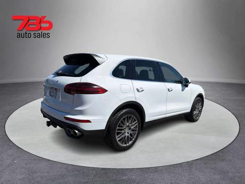 Carrara White Metallic 2015 Porsche Cayenne Cayenne