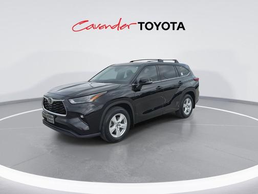 Opulent Amber 2022 Toyota Highlander LE