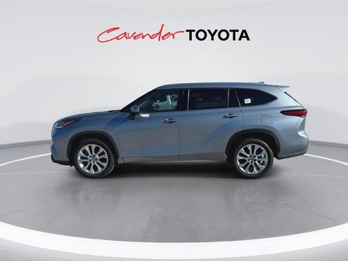 Moon Dust 2023 Toyota Highlander Limited
