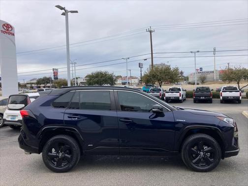 2020 Toyota RAV4 Hybrid SE
