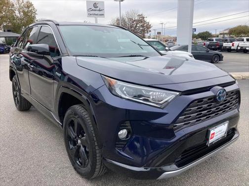 2020 Toyota RAV4 Hybrid SE
