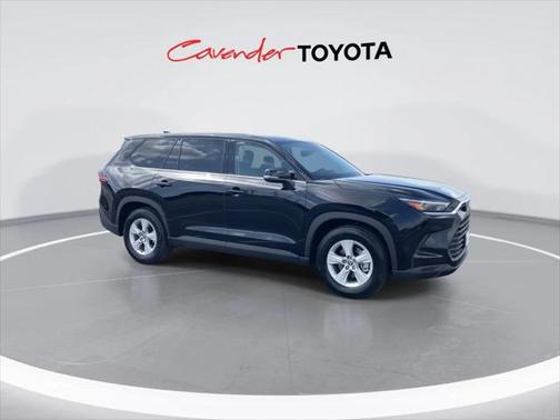 2025 Toyota Highlander LE