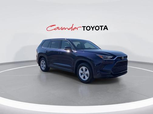 2025 Toyota Highlander LE