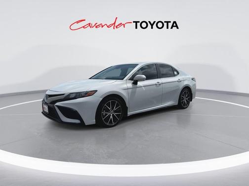 Ice Edge 2023 Toyota Camry SE