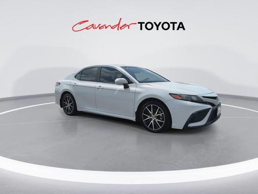 Ice Edge 2023 Toyota Camry SE
